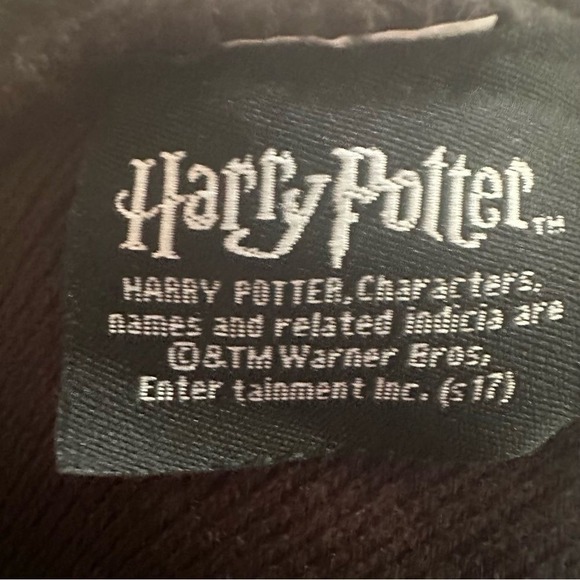 Vintage‎ 2009 Harry Potter Hogwarts Black Embroidered Beanie Pom Pom Winter Hat - Picture 3 of 4